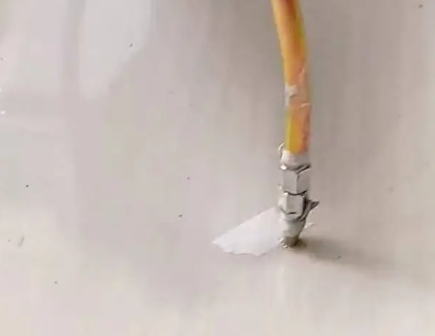 柯坪瓷砖空鼓维修公司专业解答在瓷砖铺贴过程中，如果使用的砂料过粗（如全部使用了粗砂），可能会导致以下问题